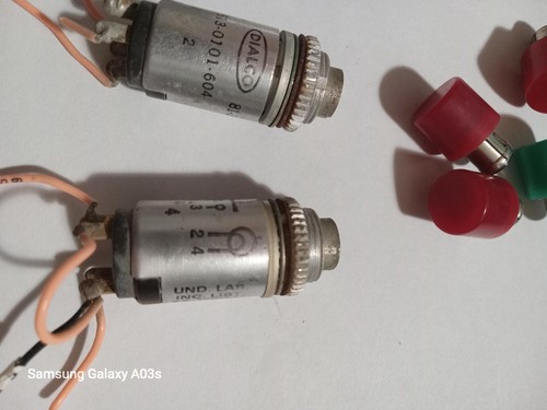 Dialco Switch Push Button used 513-0101-604, 513-0201-604 - Picture 4 of 10