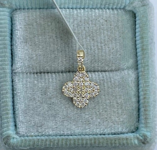 Collier pendentif trèfle blanc moissanite coupe ronde 1,10 ct plaqué or jaune 14 carats