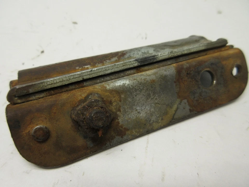 DOBRADIÇA DE ASSENTO 1980 YAMAHA MX80 GT80 GT MX 80 - Imagem 3 de 3