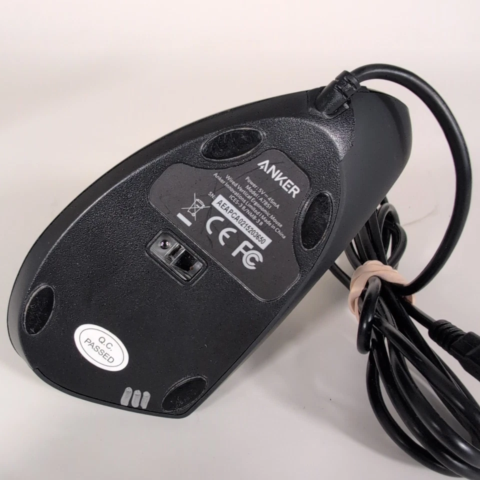 Anker Ergonomic Optical USB Wired Vertical Mouse A7851 (RIGHT HAND)  - Image 4 of 4