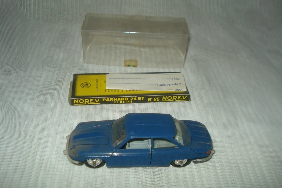NOREV n°85 : Panhard 24 BT Berline bleu foncé - 1/43 - boîte d'origine - Photo 2/4