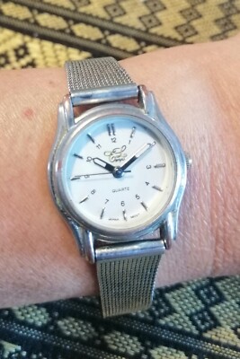 MONTRE LE TEMPS À QUARTZ MOUVEMENT JAPONAISE