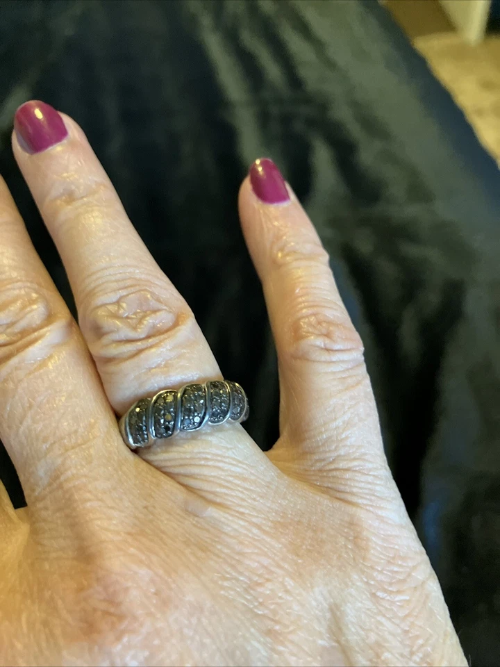 Anillo de diamantes negros Affinity de plata de ley talla 6 Foto 4 de 4