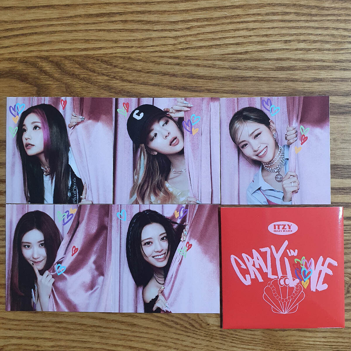 ITZY - CRAZY IN LOVE - 1ST ALBUM - Special Version - Official Photocards