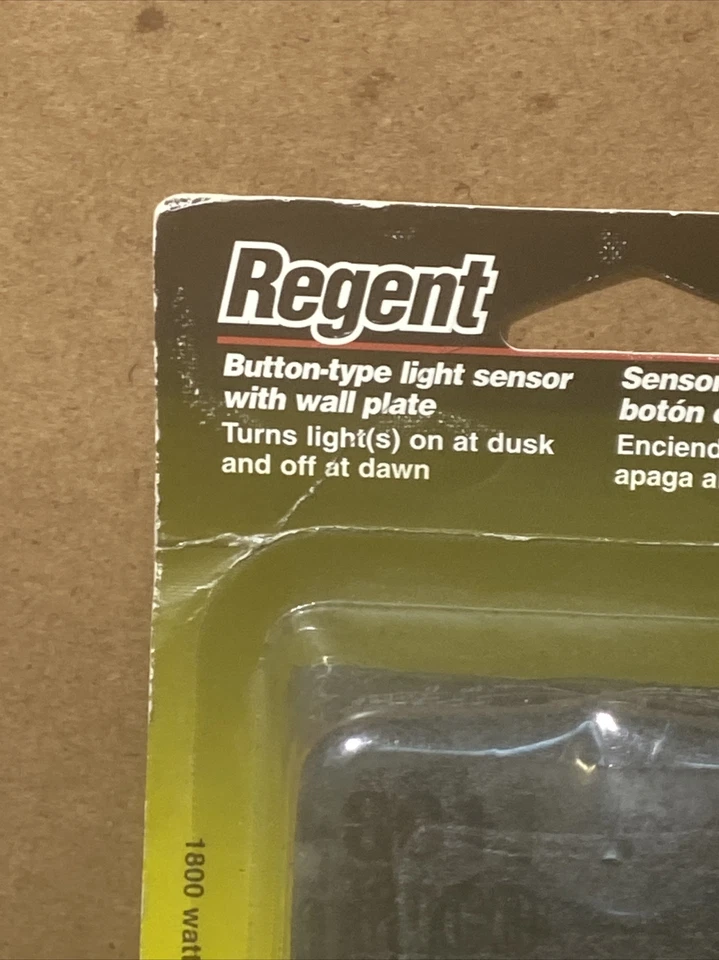 Regent Button Type Light Sensor with Wall Plate SL4500 1800 Watt Capacity NEW - Image 2 of 4