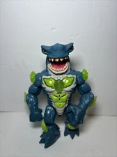 Beast Lab Shark Beast Action Figure Creator Experiment with Lights and Sounds