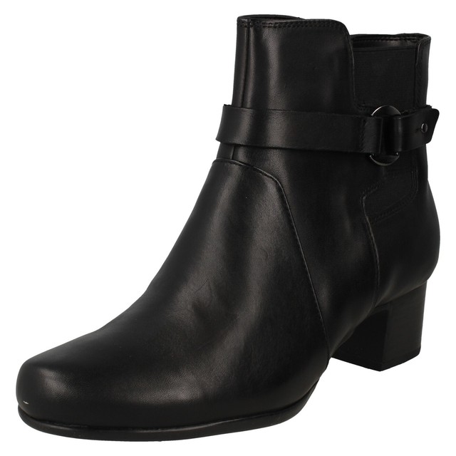 clarks wide ankle boots