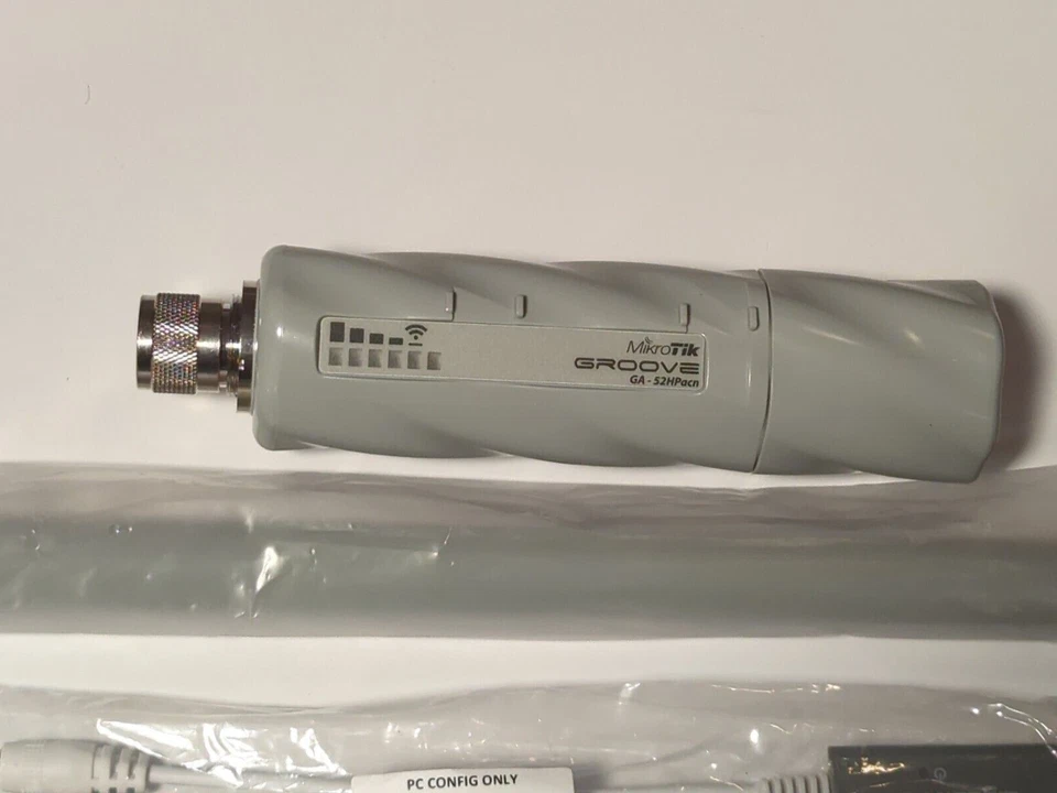 Mikrotik GrooveA-52HPacn-US RouterBoard 2.4/5GHz W/ NEW ANTENNA / GIGABIT POE - Image 2 of 4