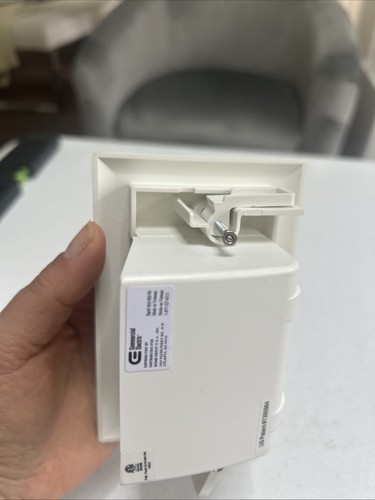 Interteck Low Voltage Recessed Cable Plate Part # 5018-WH-VN - Afbeelding 7 van 9