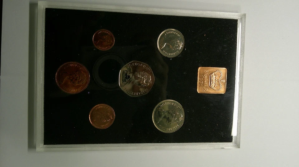 The Decimal Coinage of Great Britain And Northern Ireland 1971 Proof Set - Image 4 of 4