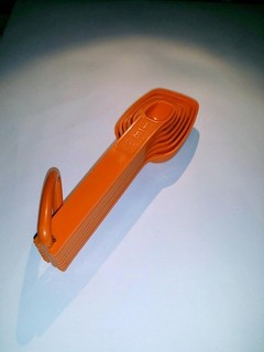 Vintage Tupperware Measuring Spoons w/D ring Set of 7 Orange