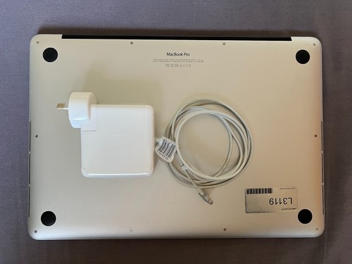 Apple MacBook Pro 2015 A1398 Retina 15" Quad Core i7-4770HQ 16GB RAM / 256GB SSD - Picture 5 of 6