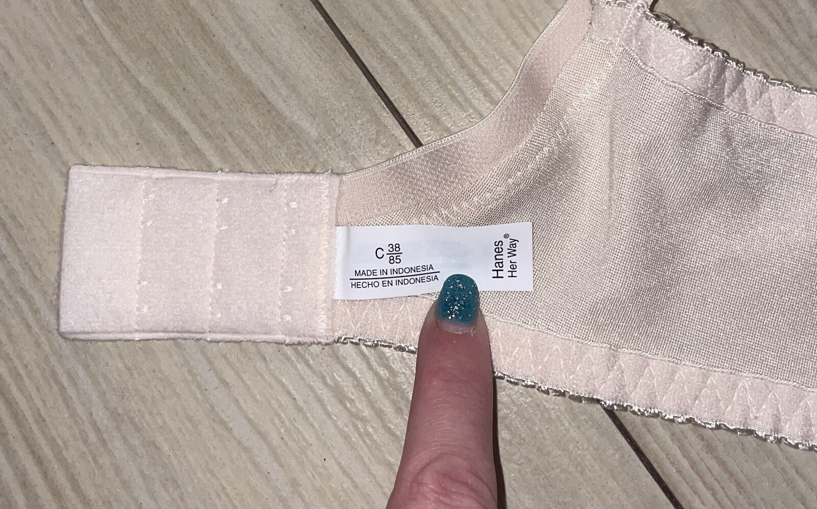 Hanes G446 Satin Lace Full Coverage Bra Unlined Underwire Womens 38C