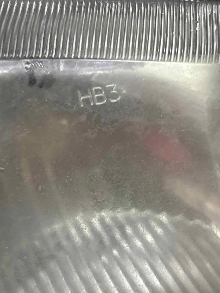 Fits 2000-06 GMC YUKON Headlamp RH OEM#:15850352 Foto 4 de 4