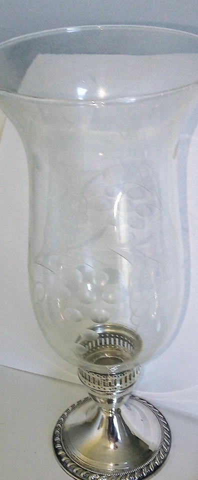 Par de candelabros Mayflower de plata de ley con peso grabados tonos de vidrio uva Foto 3 de 4