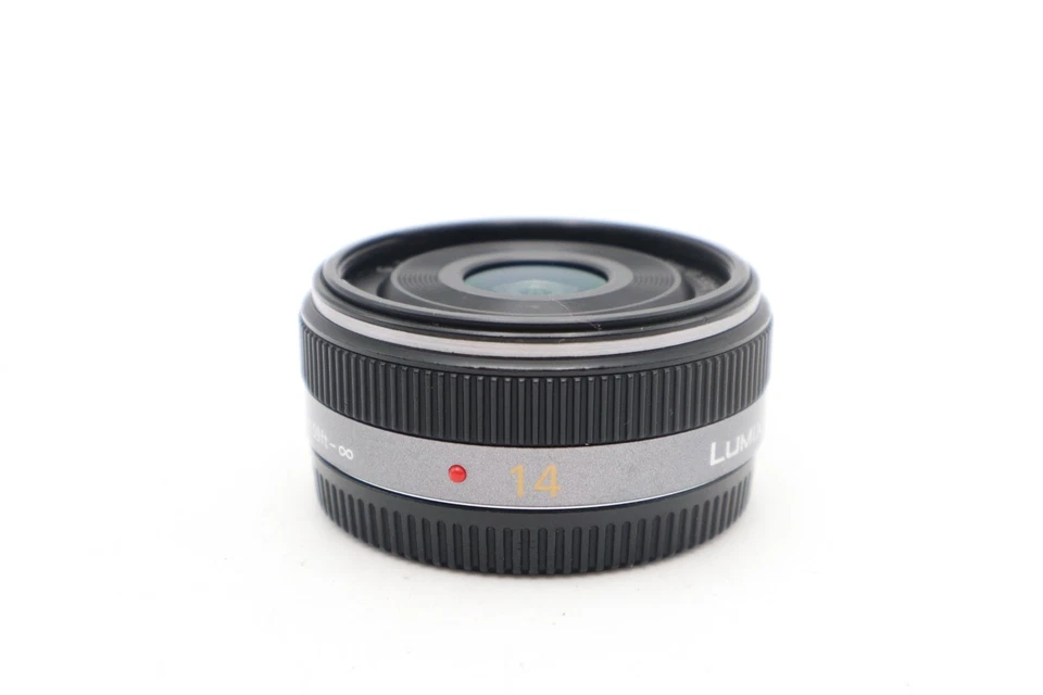 Panasonic 14mm Pancake Lens F/2.5 G Wide Angle for Micro Four Thirds Good Cond. - Image 2 of 4