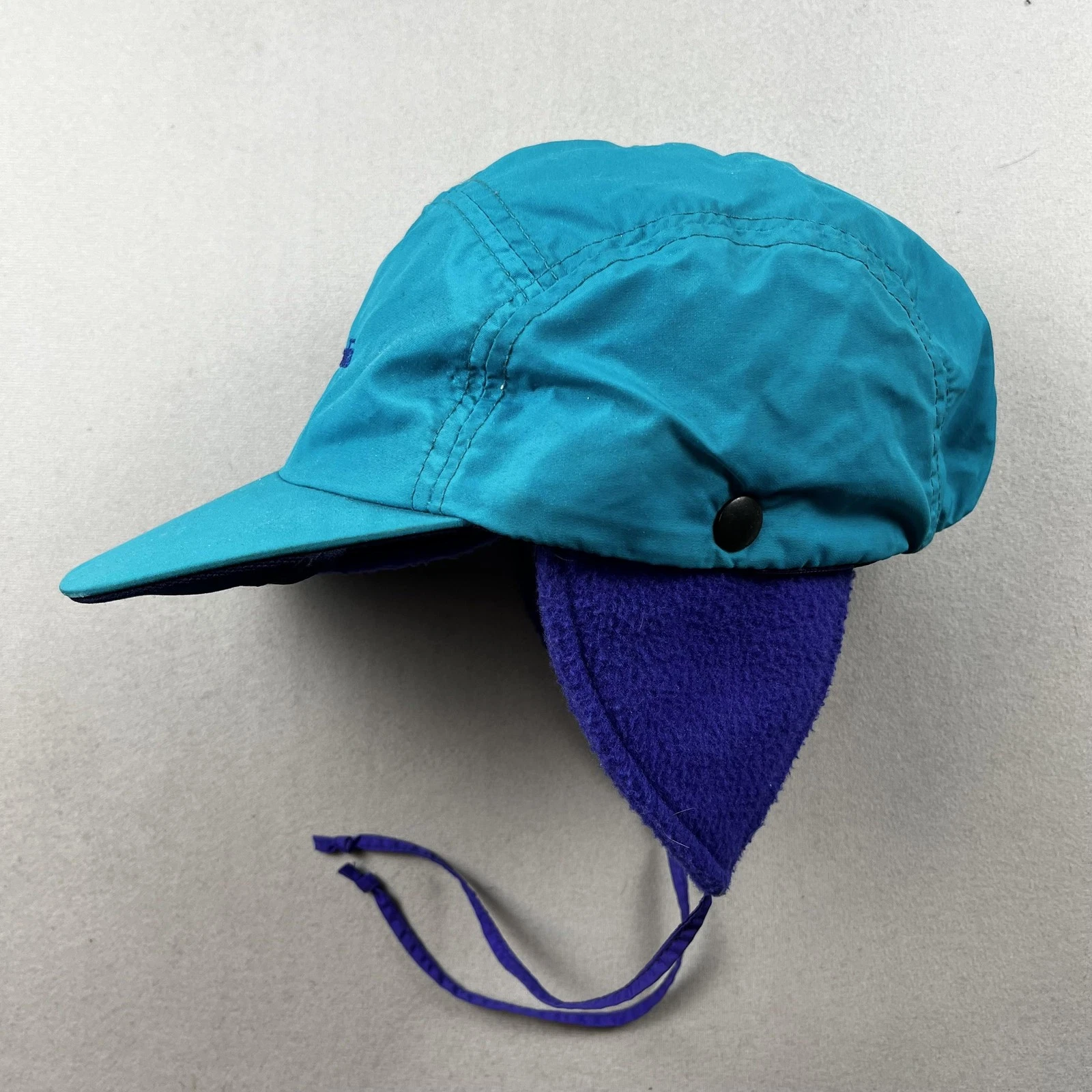 Vintage Columbia Hat Cap Trapper 7-1/8 Blue Ear Flaps Fleece Winter Outdoor 90s
Opens in a new windo