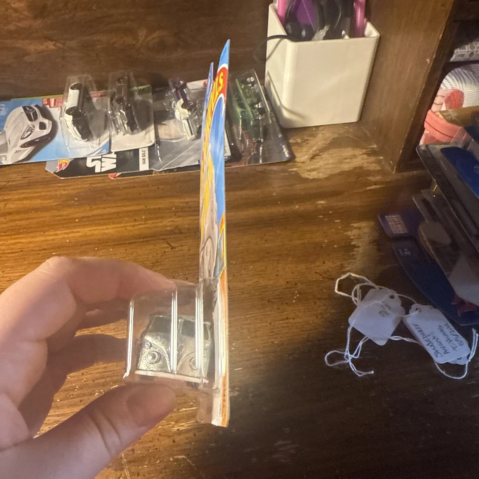 Hot Wheels Zamac Kool Kombi Mooneyes 2023  Foto 3 de 4