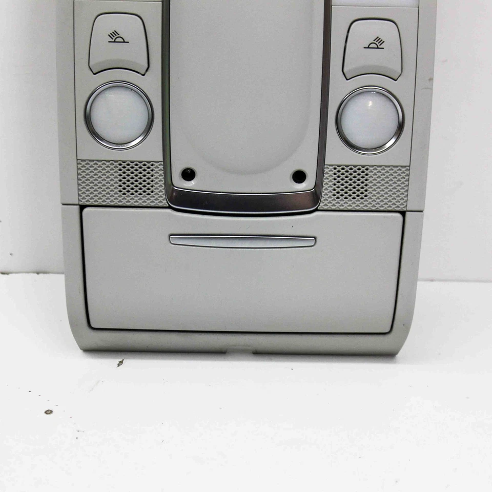 Luz interior AUDI A6 Avant 4F5, C6 4F0947135BP 2.0 diésel 100kw 2010 24611679 Foto 4 de 4