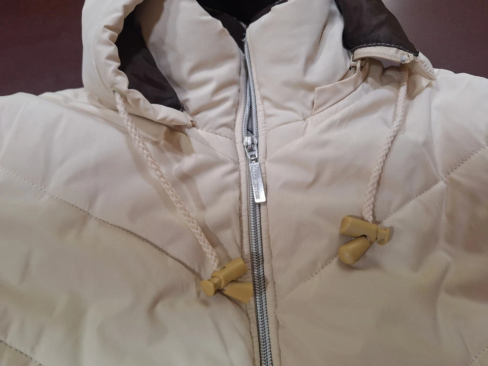 KC Collections Beige Puffer Jacket Removable Hood Women's Medium READ - Image 3 of 4