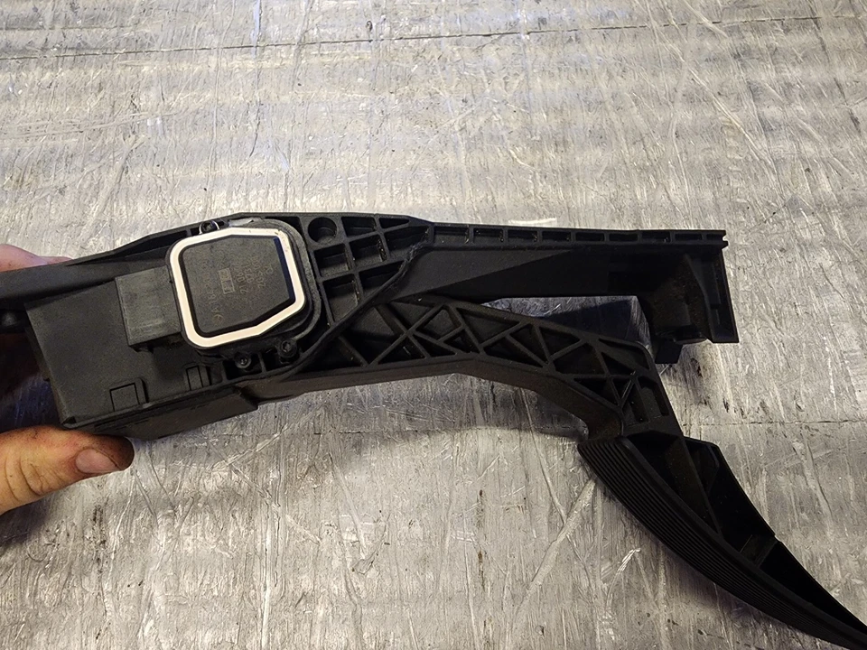 Mercedes-Benz GL450 ML450 2007-2012 acelerador de pedal de gasolina A 164 300 00 04 y GIMP Foto 3 de 4