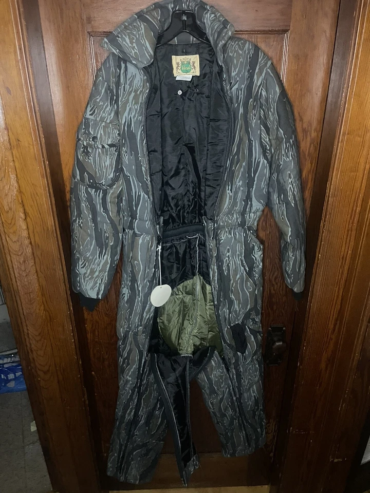 VTG NWT Ideal Woodland Camo Hunting Insulated Coveralls One Piece Suit Sz Medium - Image 3 of 4