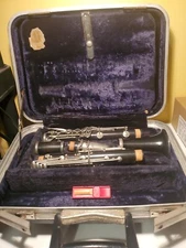 Vintage Conn Clarinet Model 16 Complete With Hard Case Mouthpiece Reeds
