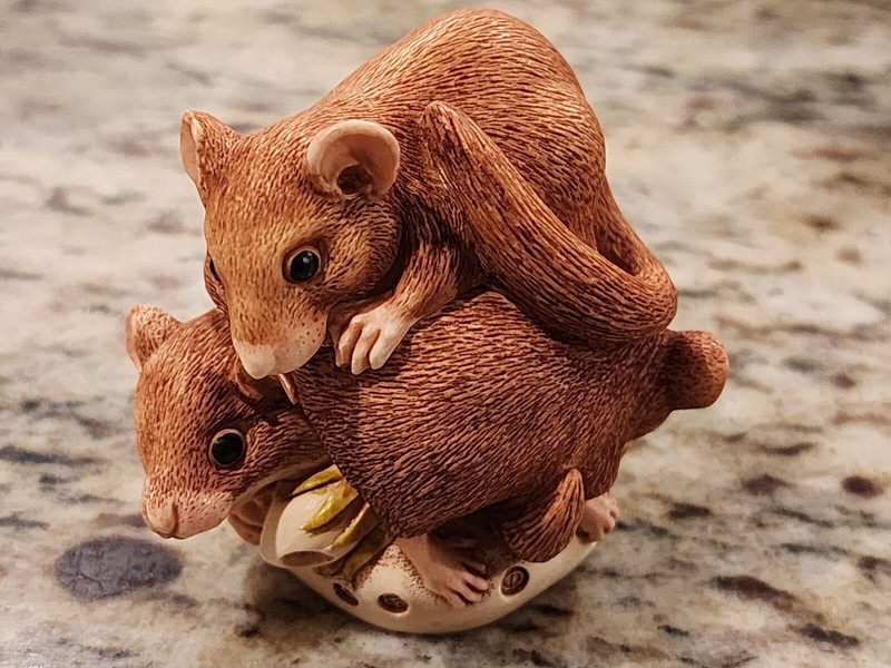 Harmony Kingdom Bed and Breakfast Dormouse UK Made Box Figurine