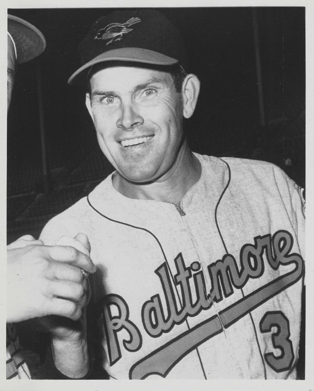 BASEBALL~SIGNED ROBIN ROBERTS  (HOF) 8x10 GLOSSY PHOTOGRAPH~Baltimore Orioles