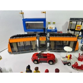 Lego City City Square #60097 w 11 figs! 95% complete- see description