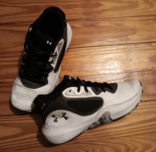 Youth Under Armour Basketball Sneakers. Lockdown. Blk/Wht. Size 4.5. 3025617 101