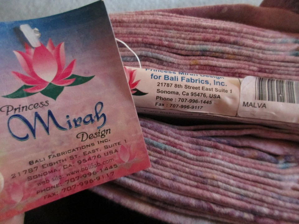 Nueva tela de franela de algodón púrpura rosa Batik Bali Princess Mirah de 40" de ancho de 1 yarda Foto 2 de 2