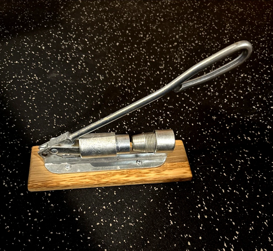 Nice Vintage Adjustable Pecan Cracker “Reed's Rocket” Reeds Machine Co. - Image 3 of 4