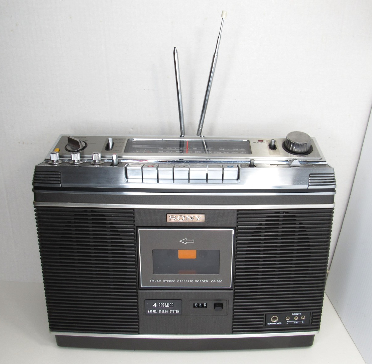 RARE Vtg SONY Boombox Radio AM/FM Cassette Player Recorder CF-580 Portable WORKS