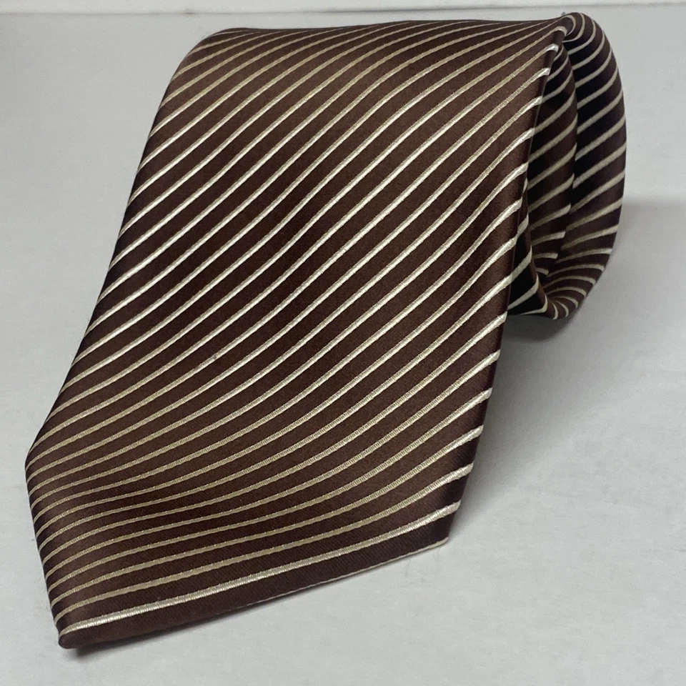 Corbata de cuello marca Q marrón a rayas 100 % microfibra para hombre hecha en China usada en excelente estado B4 Foto 3 de 4