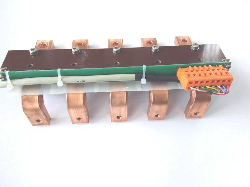HAS 200-S - Current Transformer 200A ±4V LEM Mounted on CU Rails Pack of 5 - Image 3 of 4