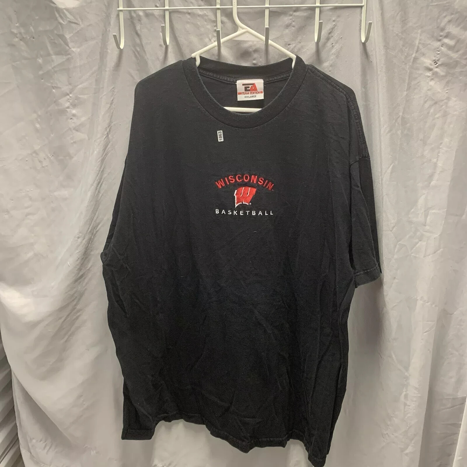 Vintage Wisconsin Badger Basketball Shirt Adult 2XL Black Short Sleeve  Mens Y2K