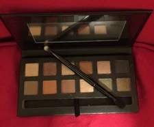 NEW MASTERFULL PALETTE CF MARIO  MASTER . CLEARANCE SALE