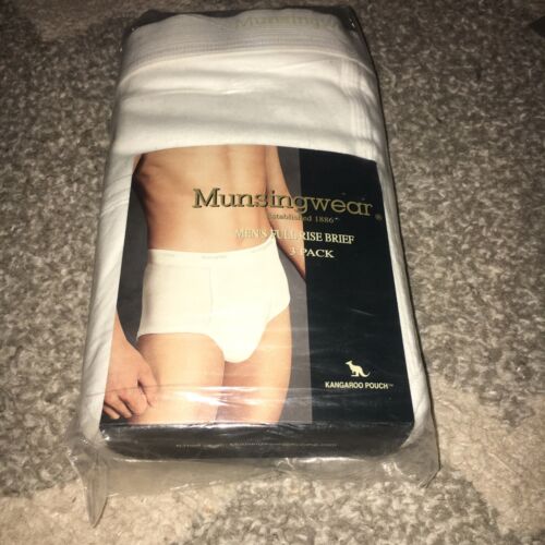 New Sealed Package Munsingwear Men's Briefs 3 Pack Size 42 Kangaroo Pocket