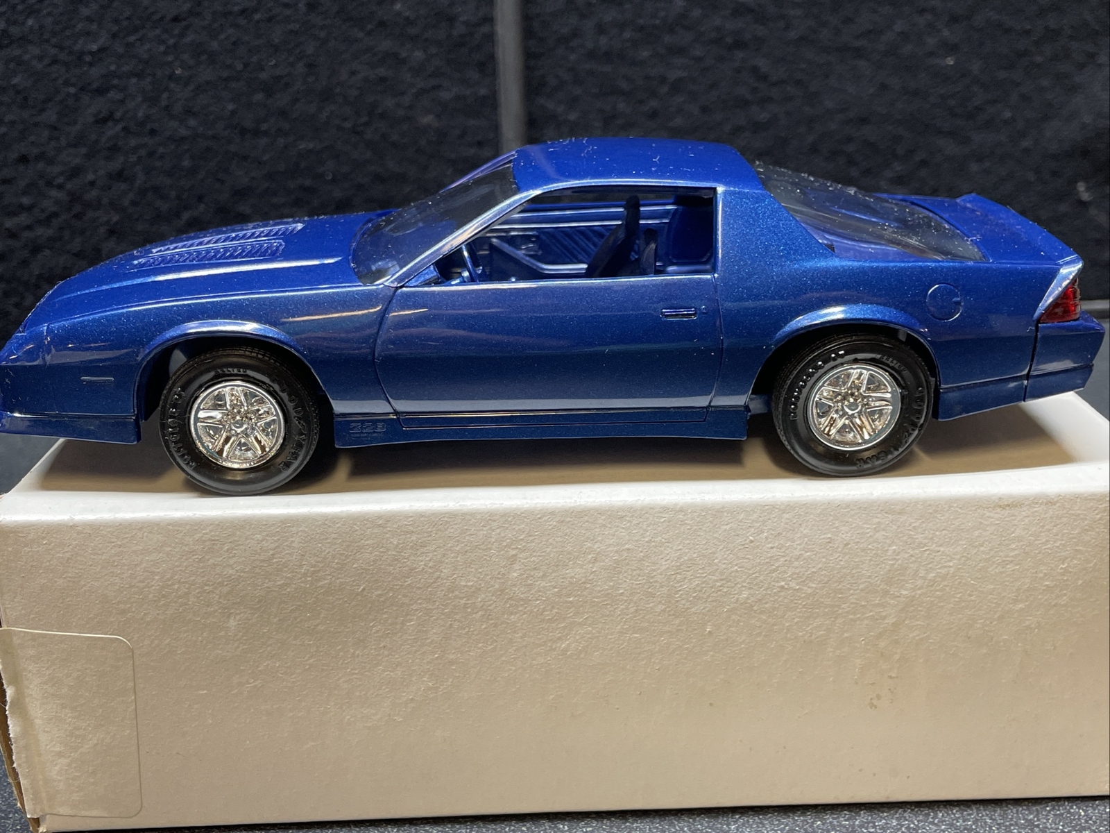 Picture 4 of 24