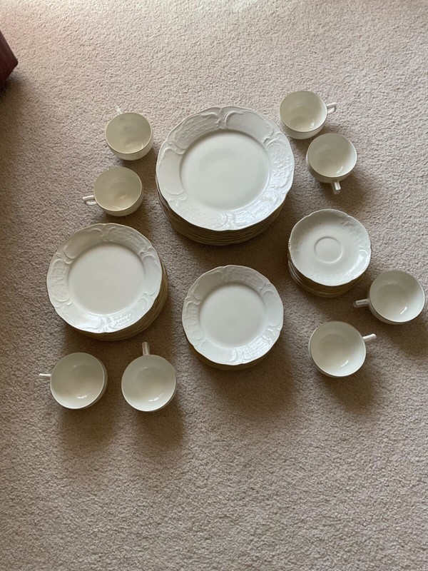 40 Piece ROSENTHAL Classic thin gold Service for 8 -  Germany