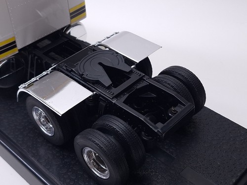 Camion NAPA Revell 1/24 Diecast PETERBILT 359 - Photo 9 sur 14