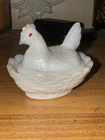 Vintage Westmoreland 2" Milk Glass Opalescent Hen On Nest Worn Red Paint Easter