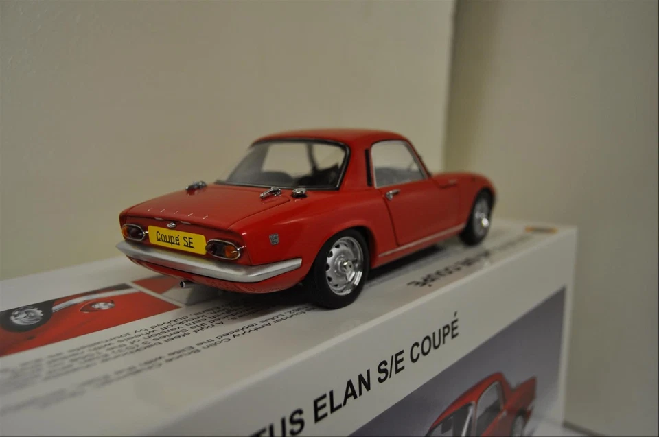AUTOart Miniature 1/18 LOTUS ELAN Rouge code 75351 Neuve avec boite - Photo 3/4