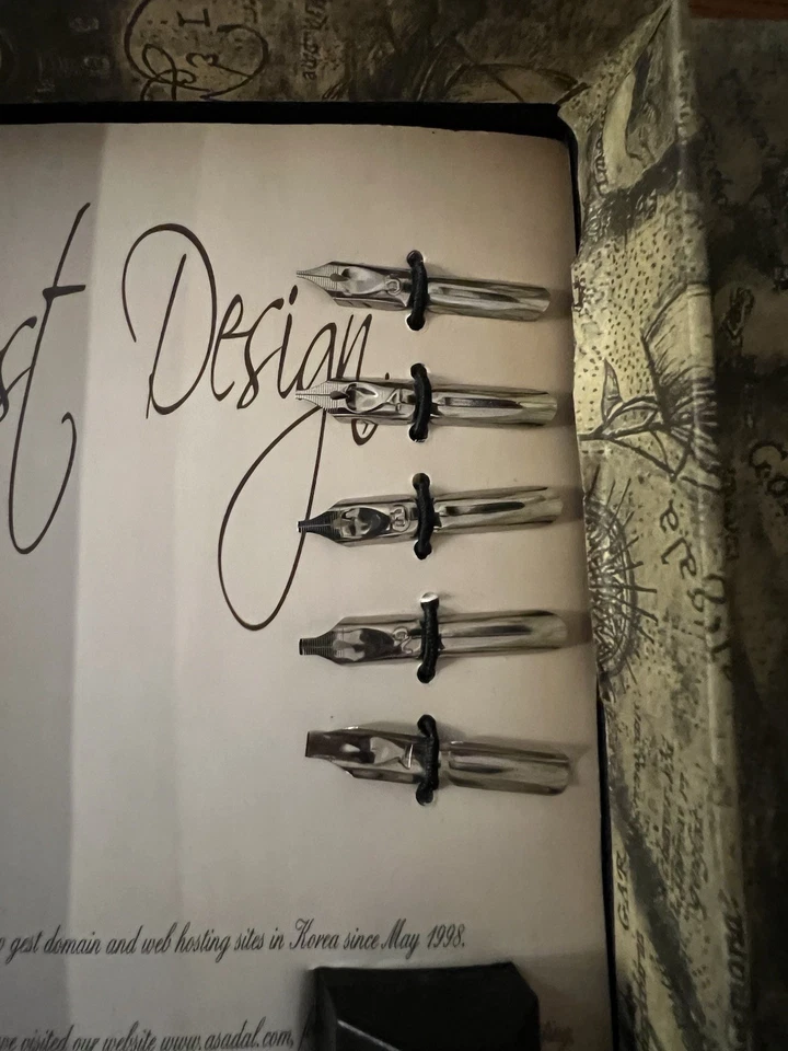 Juego de pluma y tinta de pluma - Juego de pluma y tinta de pluma negra de 11,4" con S Foto 4 de 4