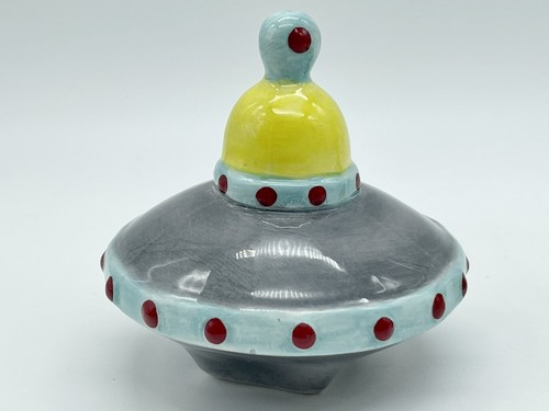 Alien mit fliegender Untertasse Raumschiff magnetischer Salz Pfeffer Shaker Set Roswell - Bild 8 von 9