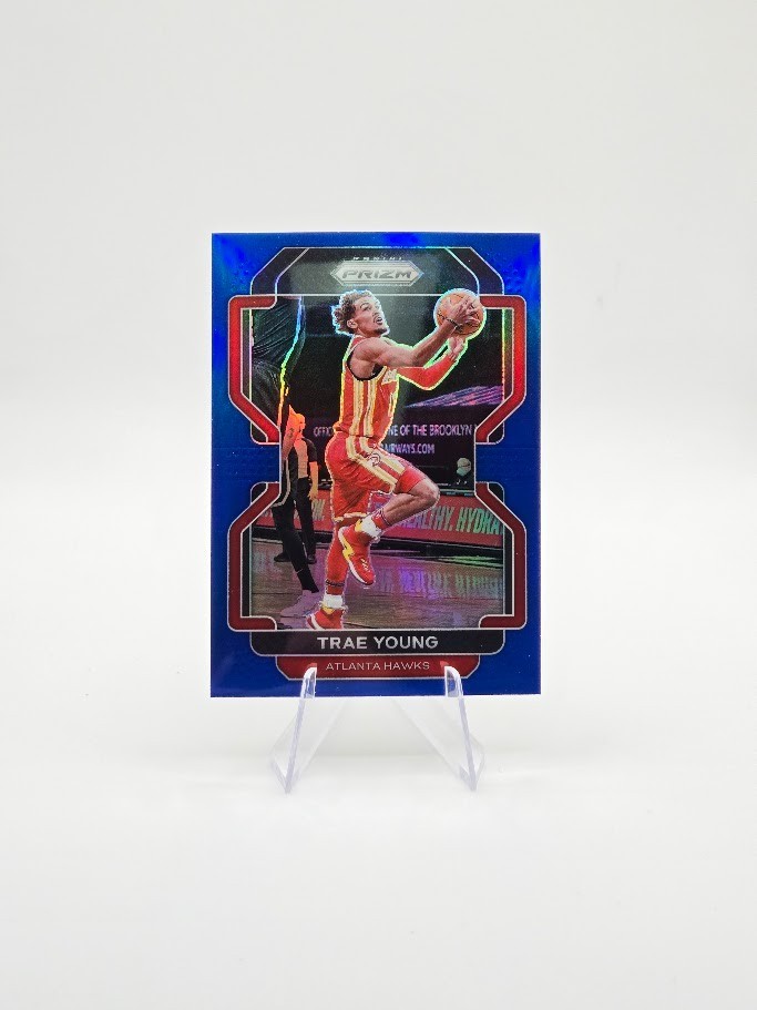 Trae Young 2021-22 Panini Prizm Blue Prizm SP /199 #26 Hawks