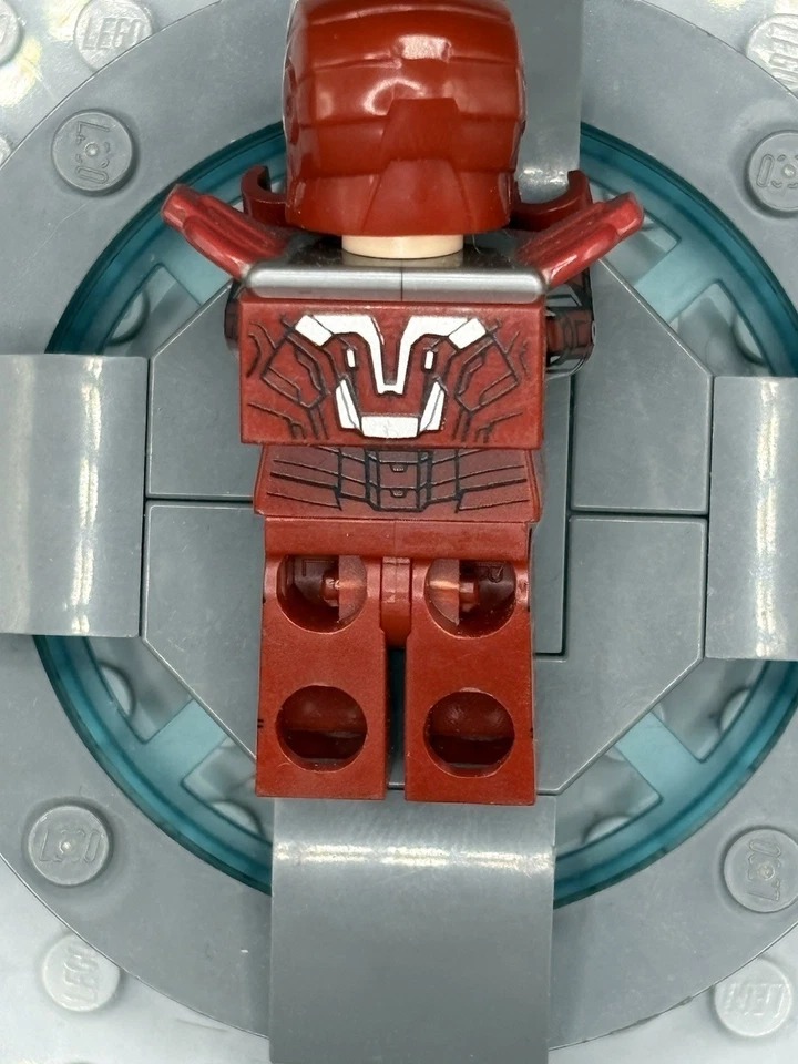 LEGO Marvel Iron Man Centurión de Plata Foto 4 de 4