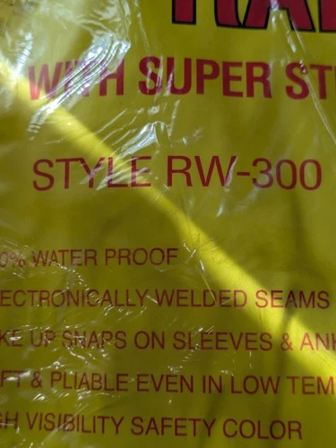 Lot of 5 Comfi-Wear RW-300 Heavy Duty 3-Piece PVC Rainsuits Yellow Size Medium M image 3