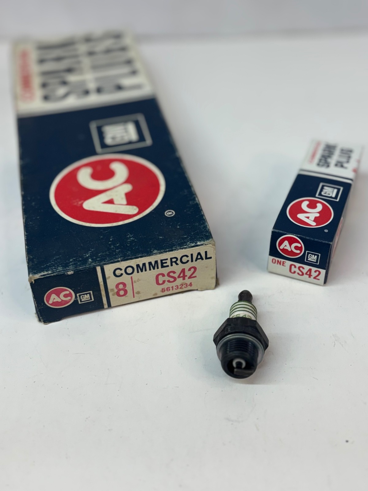 NOS A/C DELCO #CS42 GM #5613234 8 COMMERCIAL SPARK PLUGS